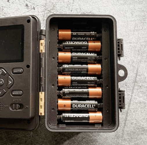 Bateriový prostor v fotopastech